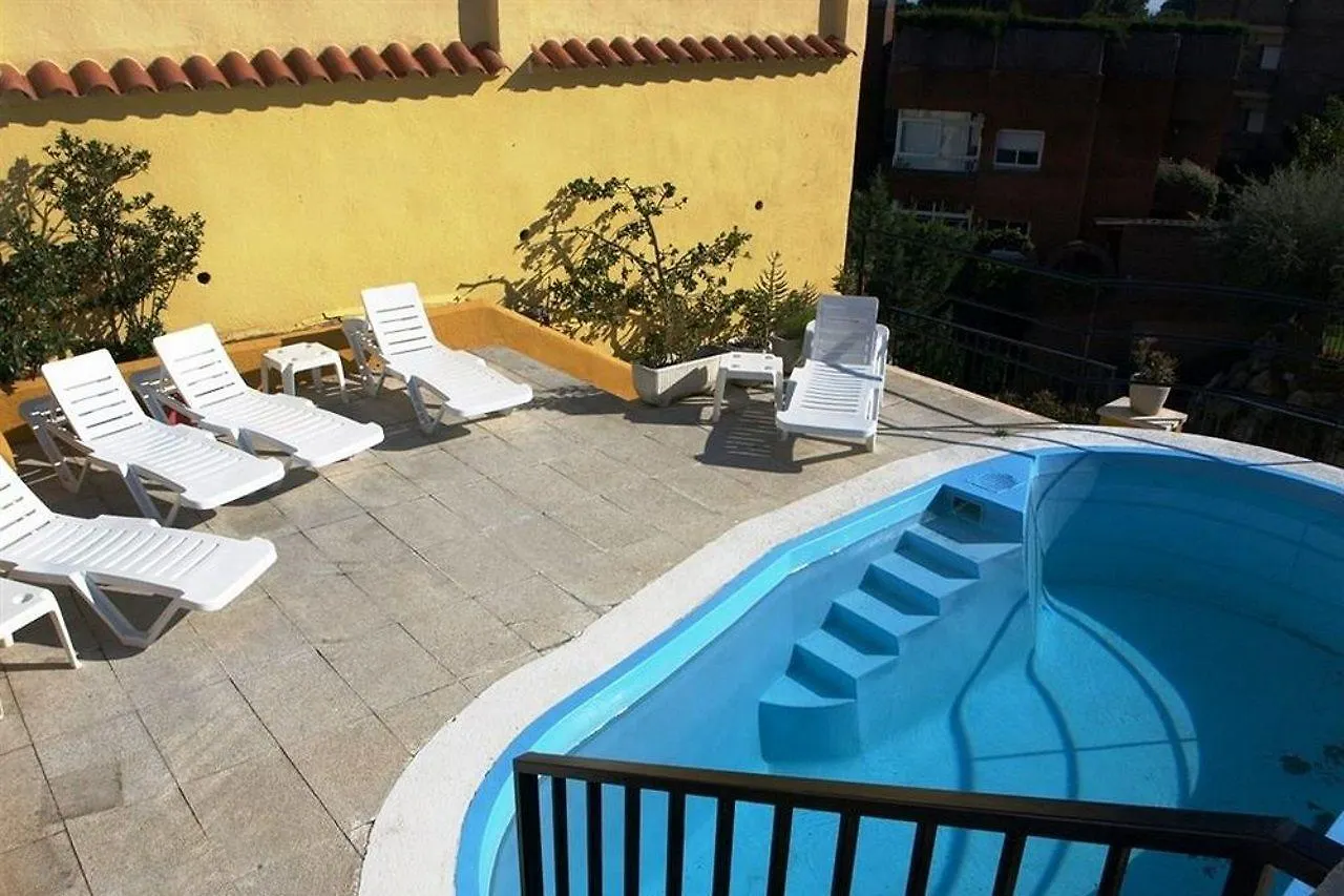 Apartaments Ar Enjoy Monjardi 료렛 드 마르 0*,  스페인
